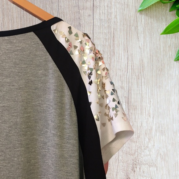 🆕 Plus Sized Top - Gorgeous Sequin Shoulder - Fits Size 16-18 🌸🌼🌸 - Picture 5 of 7